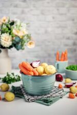 Pojemnik emaliowany z plastikową pokrywką 16 cm, 1,7 l, jasnozielony, kolekcja Waves - obrazek 3