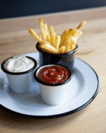 Talerz emaliowany obiadowy vintage, 24 cm, biały - obrazek 2