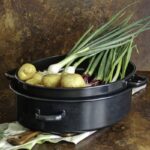 Brytfanna emaliowana 34 cm, czarna, kolekcja Black - obrazek 4