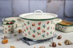 Klasyczny garnek emaliowany z emaliowaną pokrywką 22 cm, 5 l, jasnokremowy, kolekcja Flowers - obrazek 2